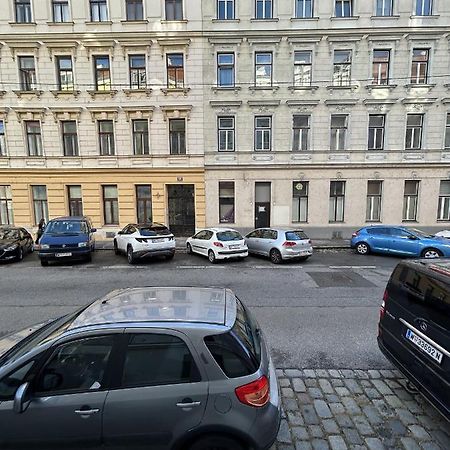 Cozy City Center Apartments Wenen Buitenkant foto