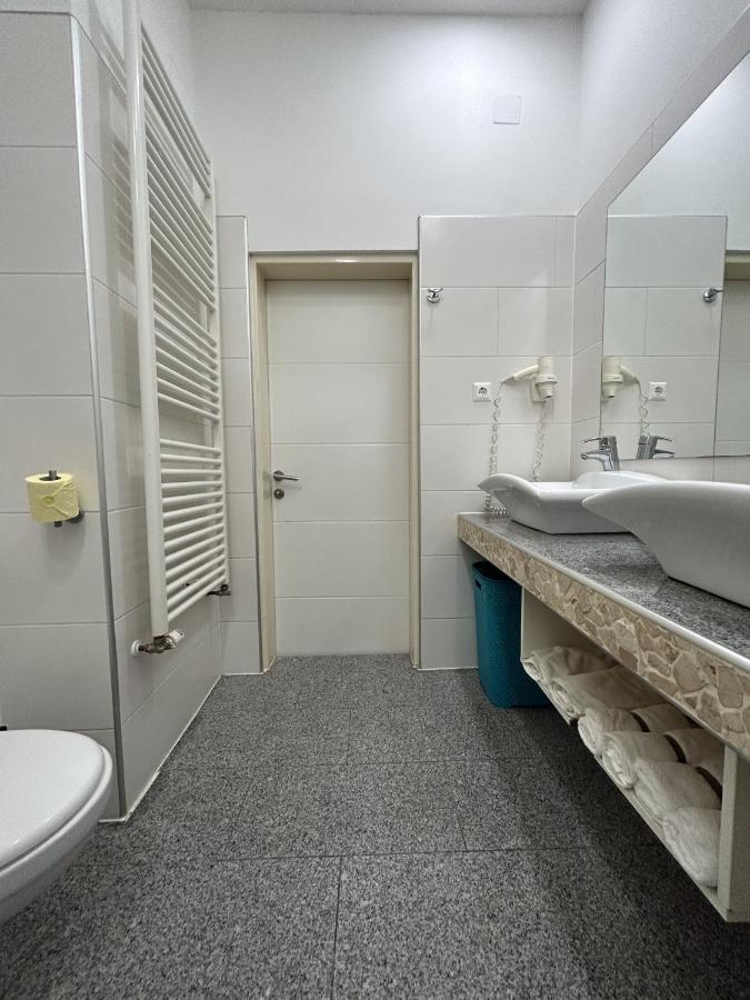 Cozy City Center Apartments Wenen Buitenkant foto