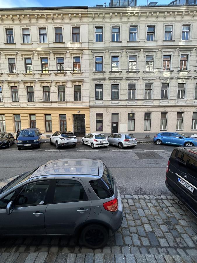 Cozy City Center Apartments Wenen Buitenkant foto