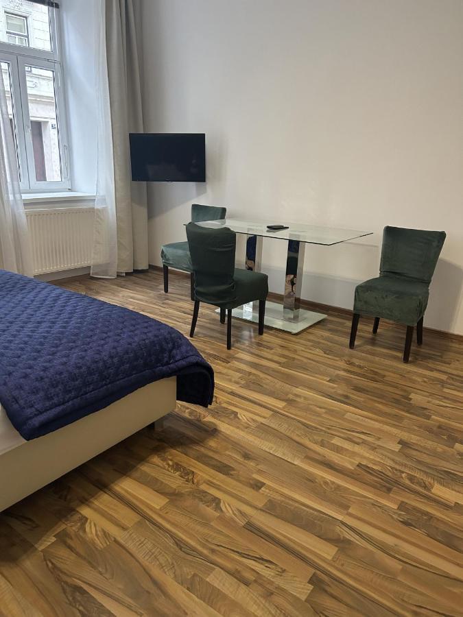 Cozy City Center Apartments Wenen Buitenkant foto