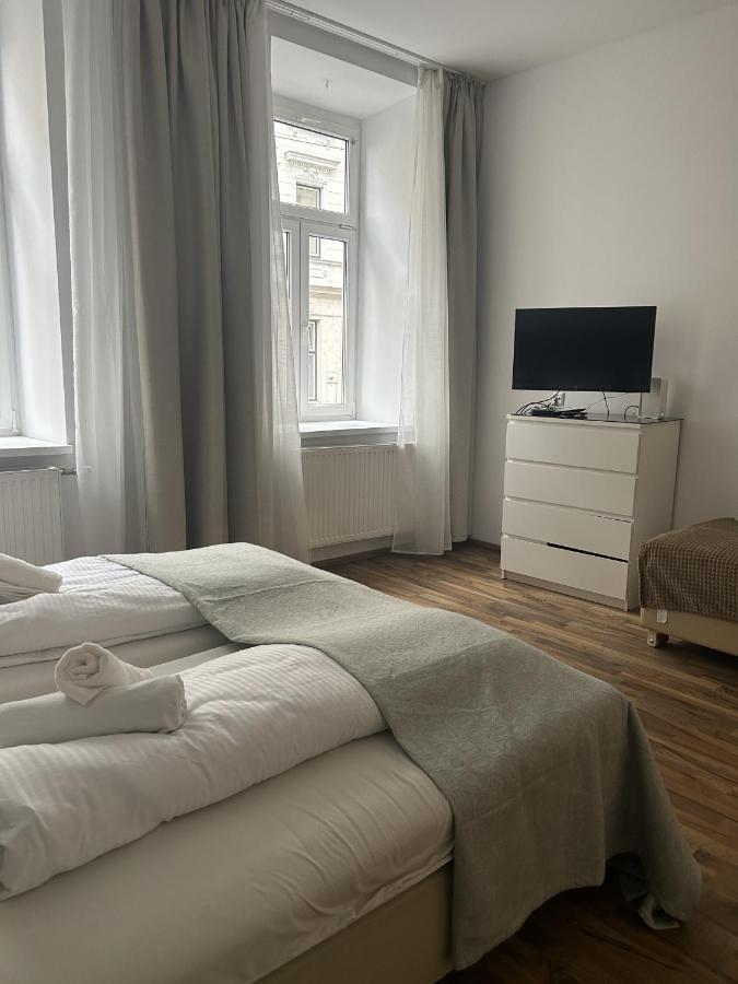 Cozy City Center Apartments Wenen Buitenkant foto